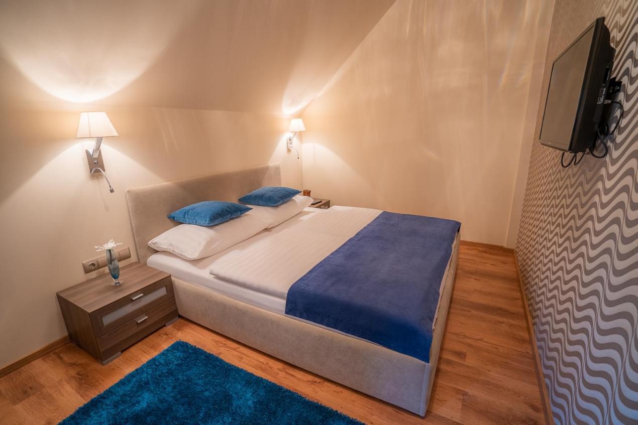 Avilla Thanhoffer Siófok Buitenkant foto
